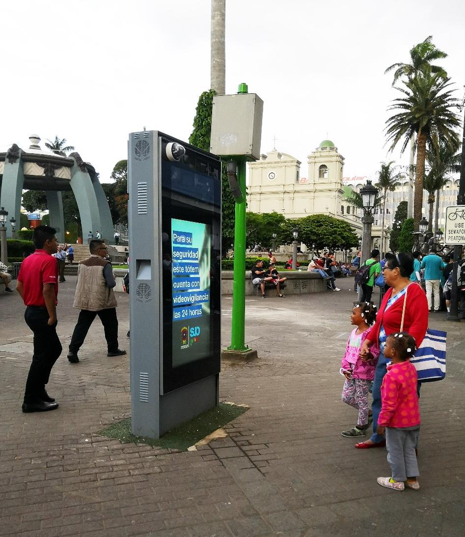 Outdoor Digital Advertising Screen Company: Key Factors to Consider Before Investing